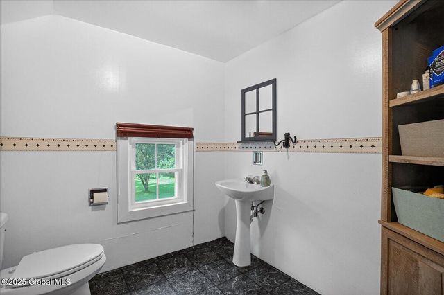 1575 New Scotland Road, Bethlehem, NY 12159