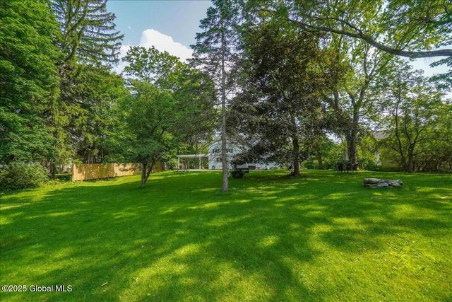 1575 New Scotland Road, Bethlehem, NY 12159