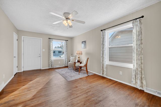 2114 Boyd Street, Des Moines, IA 50317