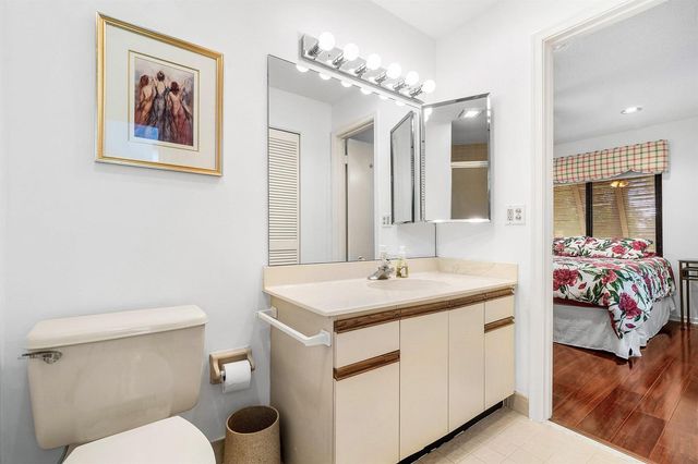 10137 Mangrove Drive 203, Boynton Beach, FL 33437