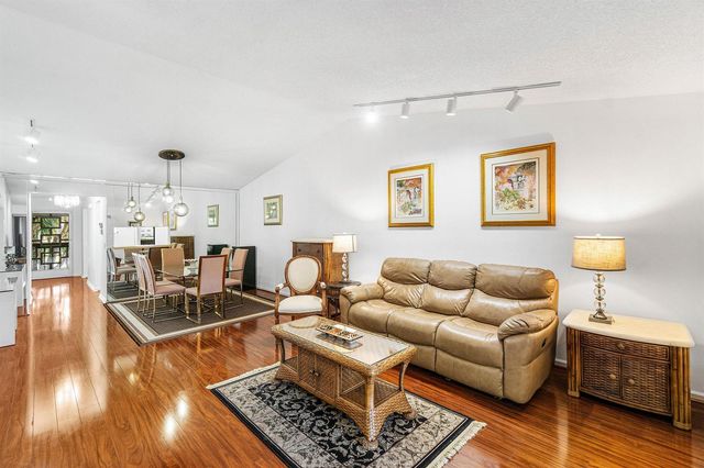 10137 Mangrove Drive 203, Boynton Beach, FL 33437