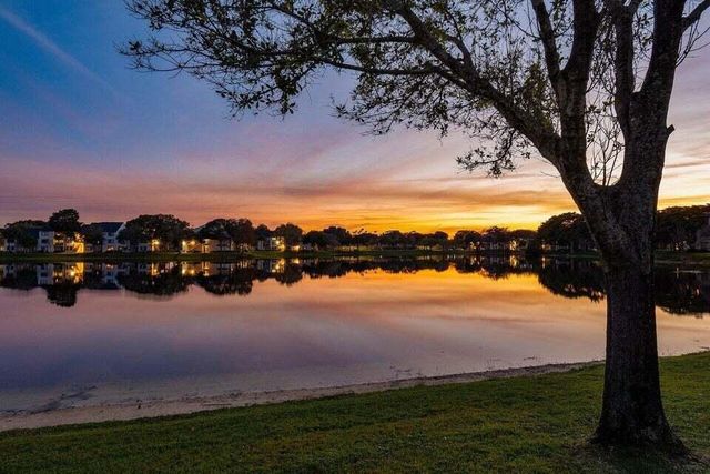 10137 Mangrove Drive 203, Boynton Beach, FL 33437