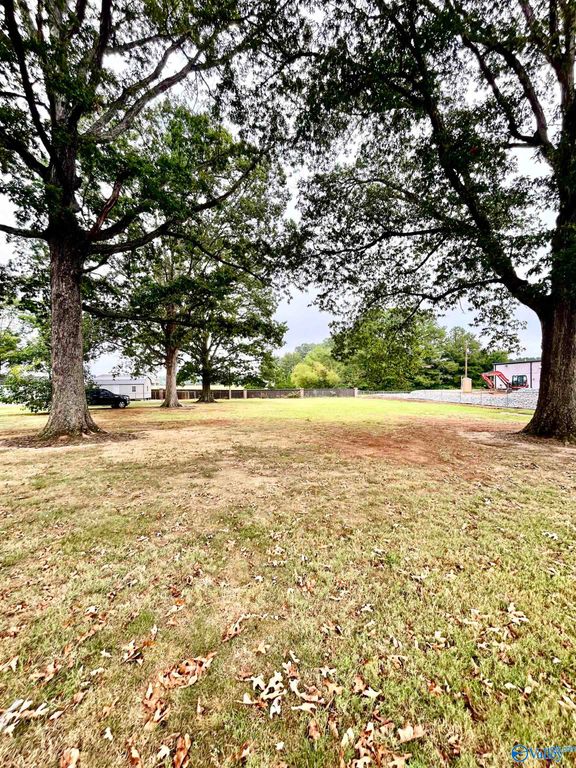 5 Lucas Ferry Road, Athens, AL 35611