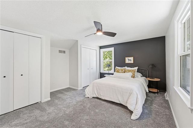 13309 Park Hills Drive, Grandview, MO 64030