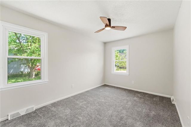 13309 Park Hills Drive, Grandview, MO 64030