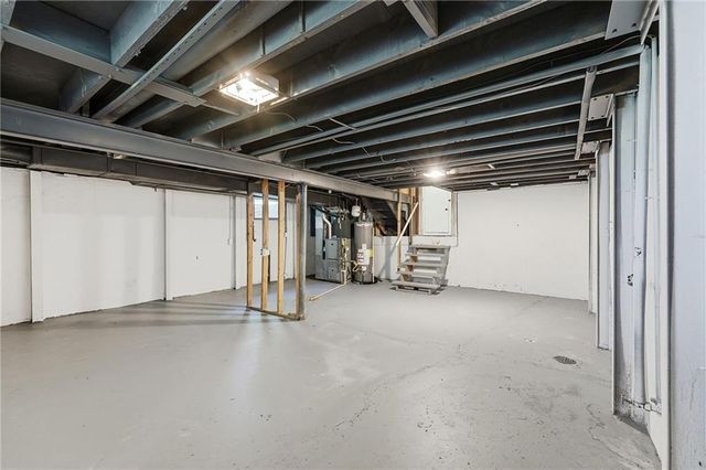 13309 Park Hills Drive, Grandview, MO 64030
