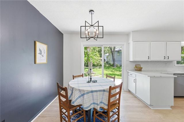 13309 Park Hills Drive, Grandview, MO 64030