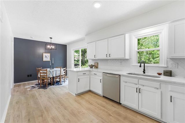 13309 Park Hills Drive, Grandview, MO 64030