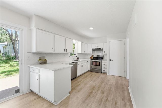 13309 Park Hills Drive, Grandview, MO 64030