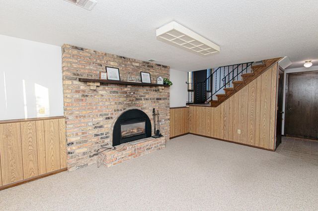 6570 Upper 35th Street N, Oakdale, MN 55128