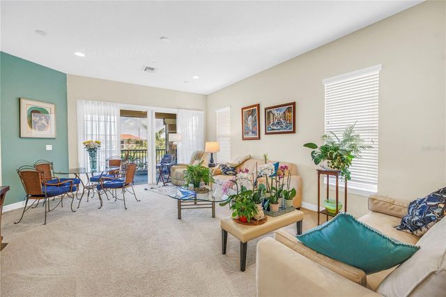 10 FRANKLIN COURT S 63D, St Petersburg, FL 33711