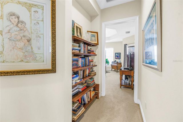 10 FRANKLIN COURT S 63D, St Petersburg, FL 33711