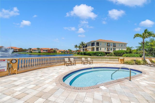 10 FRANKLIN COURT S 63D, St Petersburg, FL 33711