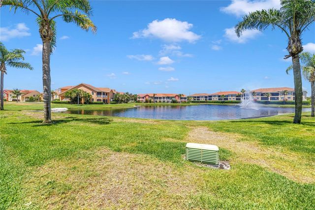 10 FRANKLIN COURT S 63D, St Petersburg, FL 33711