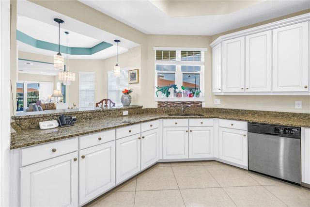 10 FRANKLIN COURT S 63D, St Petersburg, FL 33711