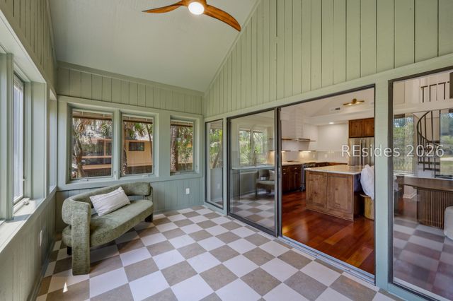 12 Palm Isle Ct, Hilton Head Island, SC 29926