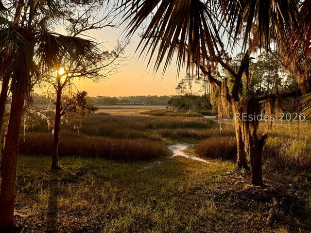 12 Palm Isle Ct, Hilton Head Island, SC 29926