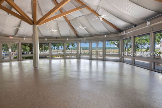 12 Palm Isle Ct, Hilton Head Island, SC 29926