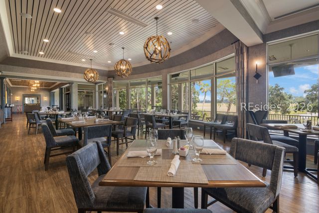 12 Palm Isle Ct, Hilton Head Island, SC 29926