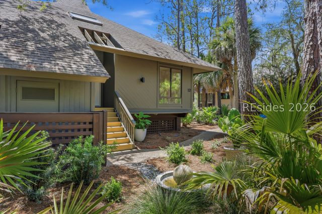 12 Palm Isle Ct, Hilton Head Island, SC 29926