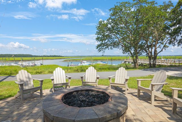 12 Palm Isle Ct, Hilton Head Island, SC 29926
