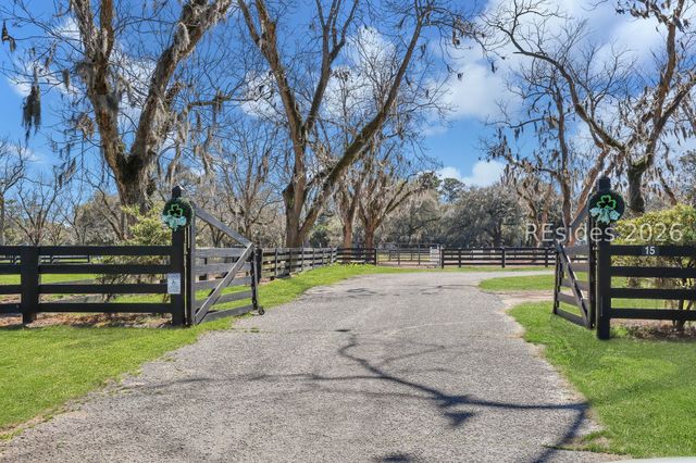 12 Palm Isle Ct, Hilton Head Island, SC 29926