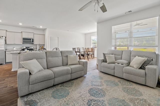 128 Akeley Lane, Summerville, SC 29483