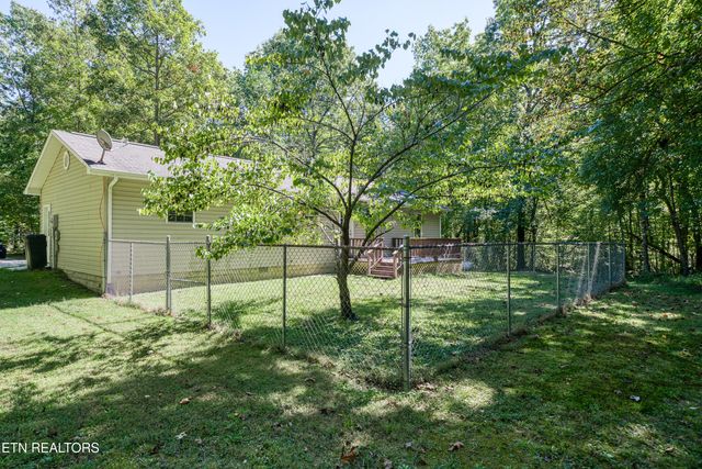 2412 Arrow Tr, Monterey, TN 38574