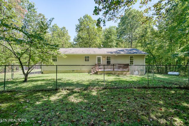 2412 Arrow Tr, Monterey, TN 38574