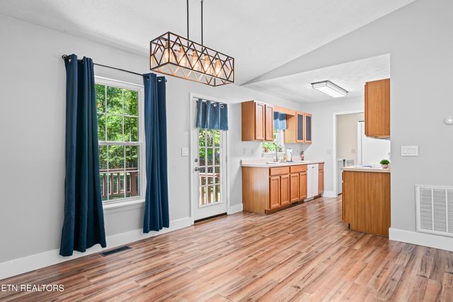 2412 Arrow Tr, Monterey, TN 38574