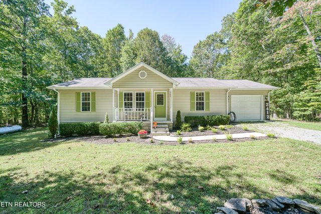 2412 Arrow Tr, Monterey, TN 38574