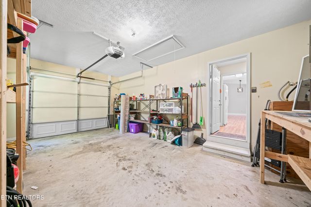 2412 Arrow Tr, Monterey, TN 38574