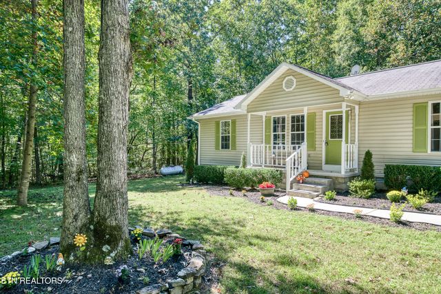 2412 Arrow Tr, Monterey, TN 38574