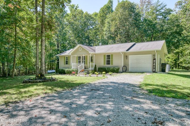 2412 Arrow Tr, Monterey, TN 38574