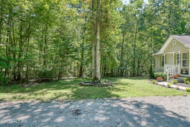 2412 Arrow Tr, Monterey, TN 38574