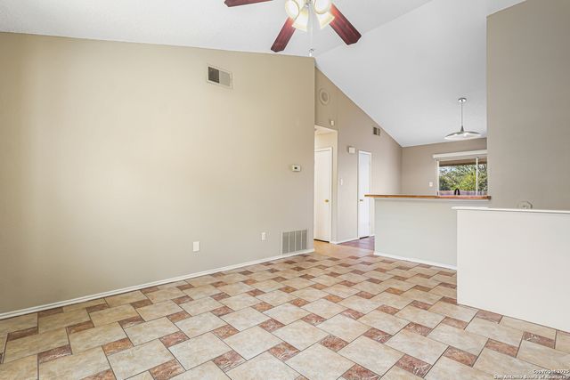 10254 Dover Rdg Apt 806, San Antonio, TX 78250