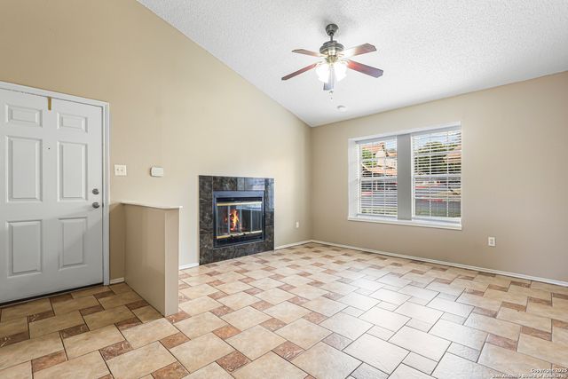 10254 Dover Rdg Apt 806, San Antonio, TX 78250