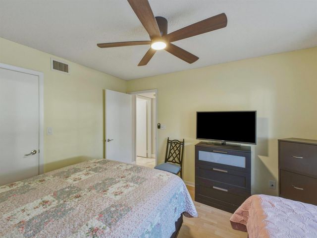 6698 N 10th Ave Avenue N 116, Lake Worth, FL 33467