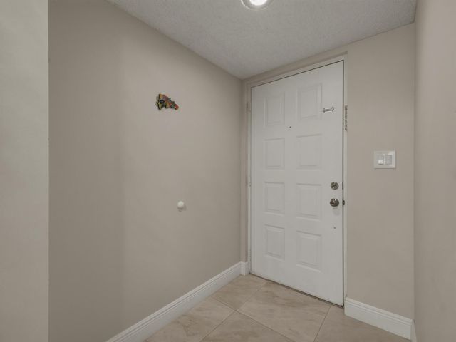 6698 N 10th Ave Avenue N 116, Lake Worth, FL 33467