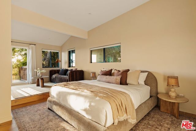 937 Lucile Avenue, Los Angeles, CA 90026
