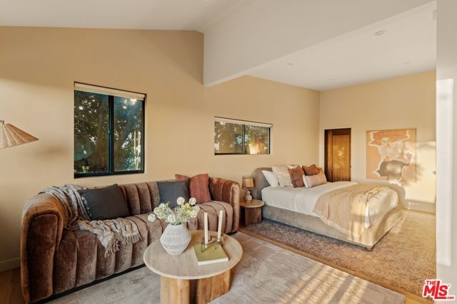 937 Lucile Avenue, Los Angeles, CA 90026