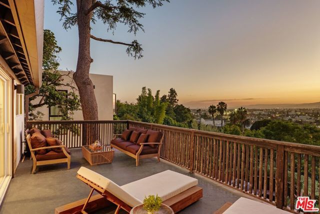 937 Lucile Avenue, Los Angeles, CA 90026