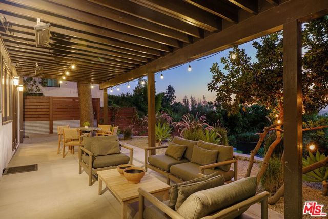 937 Lucile Avenue, Los Angeles, CA 90026