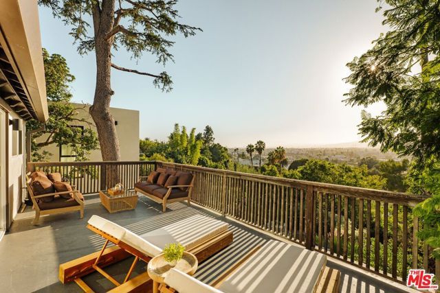 937 Lucile Avenue, Los Angeles, CA 90026