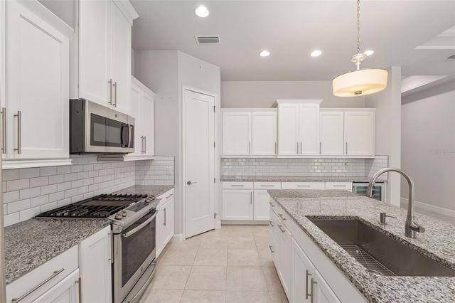 11890 SW 33RD LANE, Gainesville, FL 32608