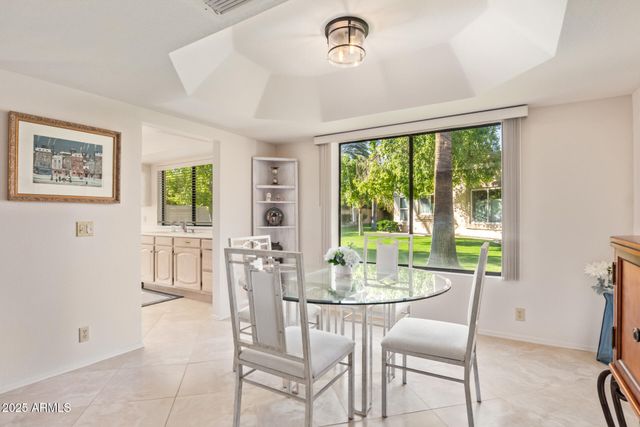 9329 W TOPEKA Drive, Peoria, AZ 85382