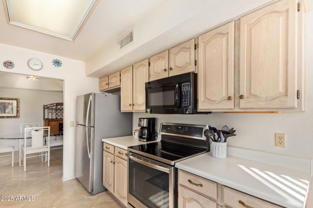 9329 W TOPEKA Drive, Peoria, AZ 85382