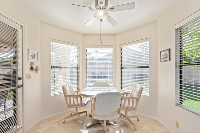 9329 W TOPEKA Drive, Peoria, AZ 85382