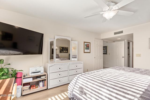 9329 W TOPEKA Drive, Peoria, AZ 85382