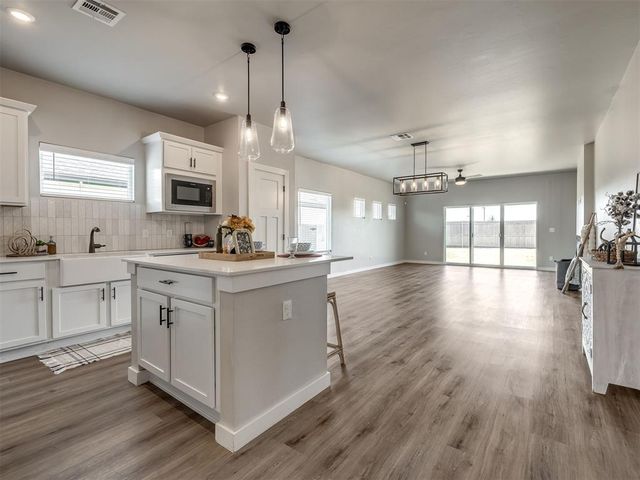 8104 NW NW 151st Circle, Edmond, OK 73013